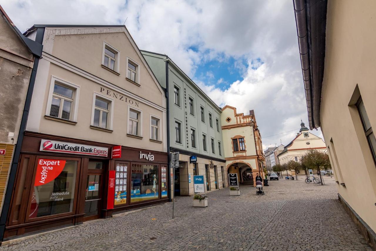 Penzion Na Namesti Dvůr Králové nad Labem Exteriör bild