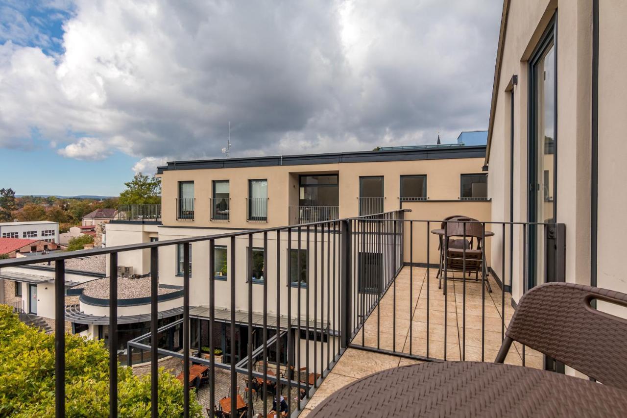 Penzion Na Namesti Dvůr Králové nad Labem Exteriör bild